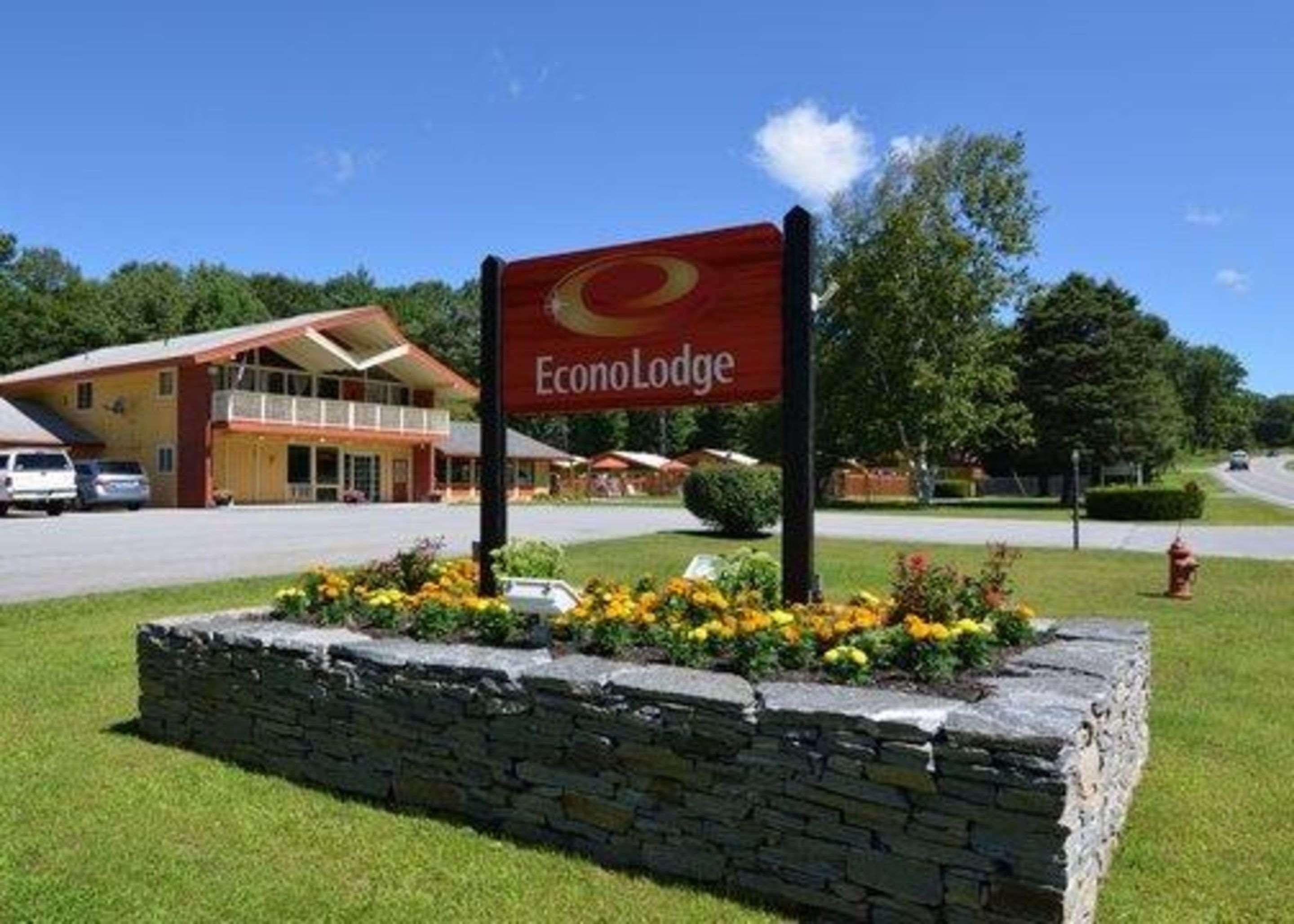 Econo Lodge Manchester Center Exterior photo